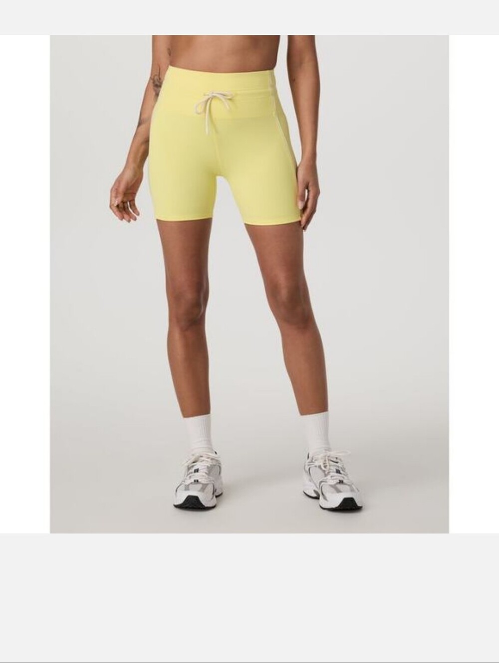 Nwt Vuori Women's Daily Piped Short 5" Sz M . (#23)